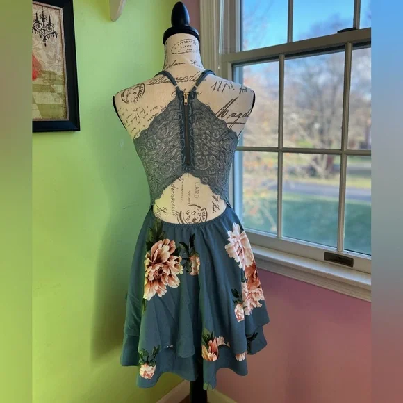 Emerald Sundae Formal Mini Dress - Picture 5 of 6